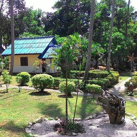 Sukorn Andaman Beach Resort Ko Sukon Екстер'єр фото